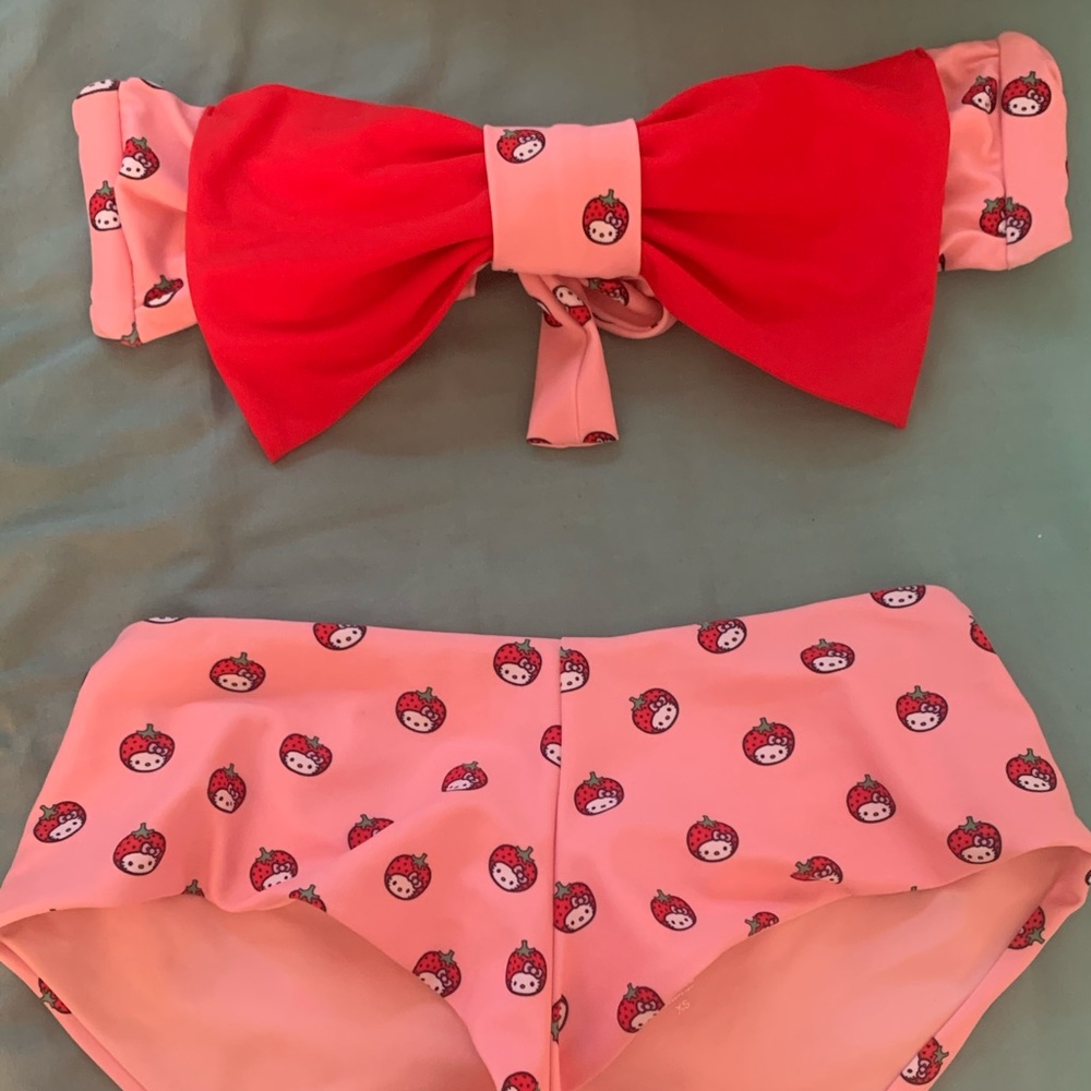 hello kitty lolli bikini!